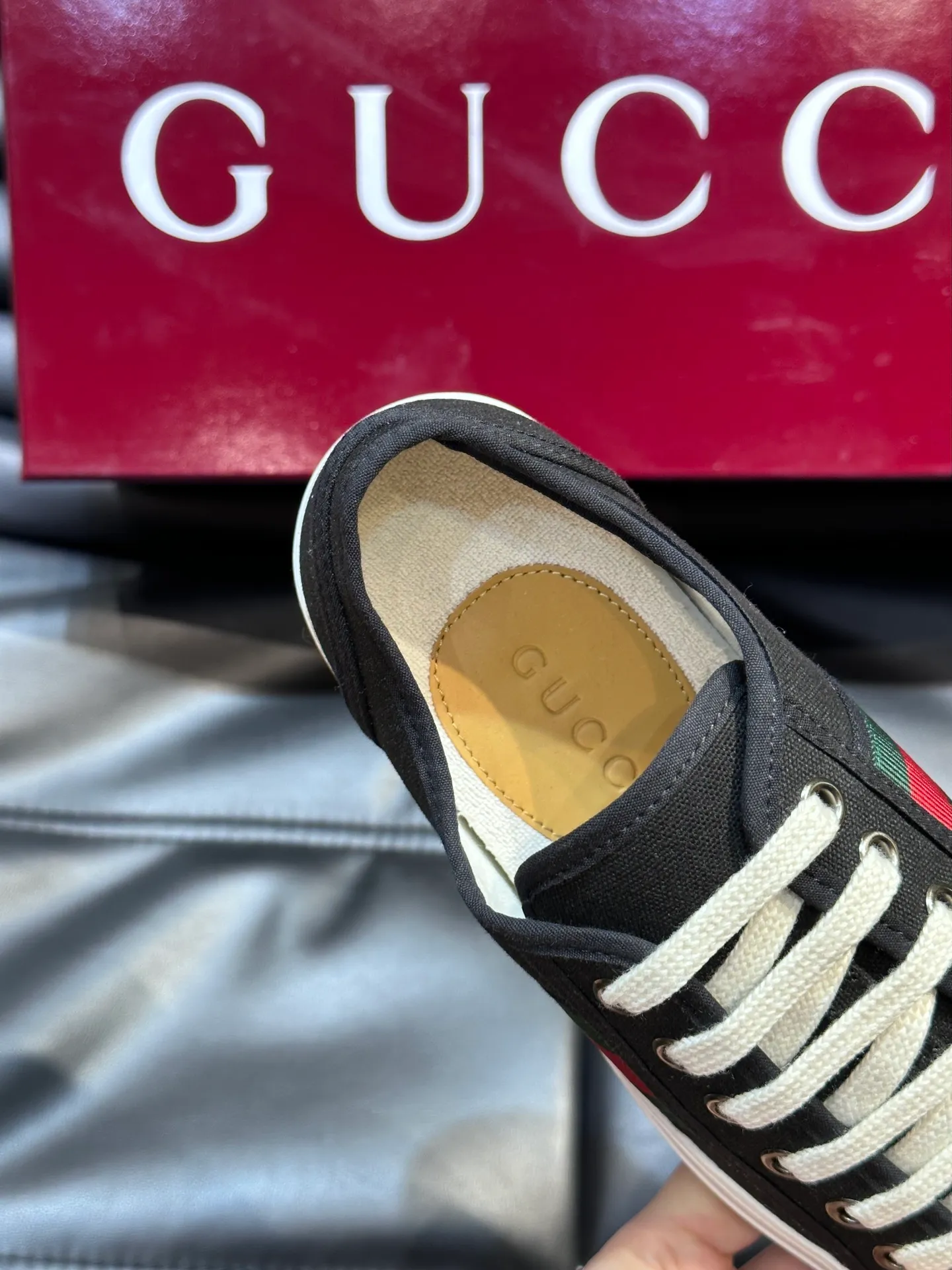 Men's shoes 💰p360 "GUUC*" Couple model 👫GG printed canvas sneakers, this sneaker is from the Gucci Lido series, and its design is inspired by the summer style and beach clubs of the Italian coast. The early autumn series reinterprets the brand's classic design elements and exquisite patterns from a modern perspective. These low-top sneakers are crafted from the brand's original fabric, the classic GG printed canvas, with a slightly distressed effect around the rubber sole. The GG pattern and logo are cleverly integrated into the sole, and the toe is embellished with an embossed Gucci logo. The towel insoles are decorated with brand logo leather labels, are light, comfortable and breathable for the feet, and come with a full set of original packaging! Size: Female 35-40 Male 38-45 (46 customized)